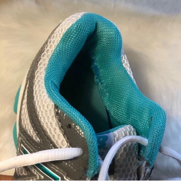 New Balance Running Shoes Pre-Owned - Picture 4 of 6